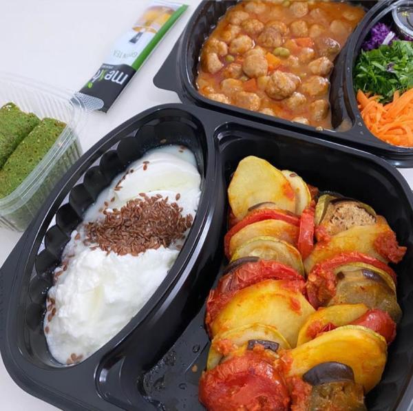 Özge Plastik 2 Bölmeli Sıcak Yemek Kabı Seti Paket 50 Adet